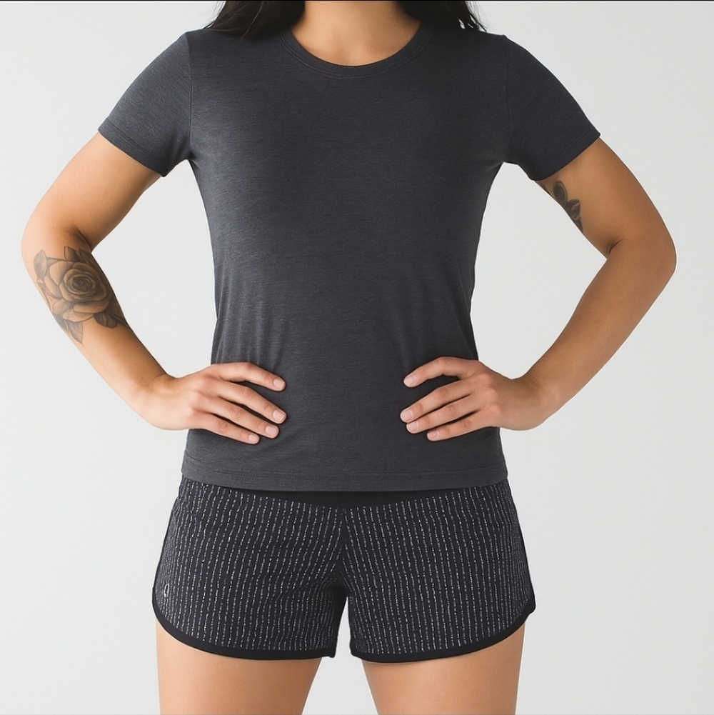 Lululemon Black Script Writing Pinstripe Speed Short Sz 10